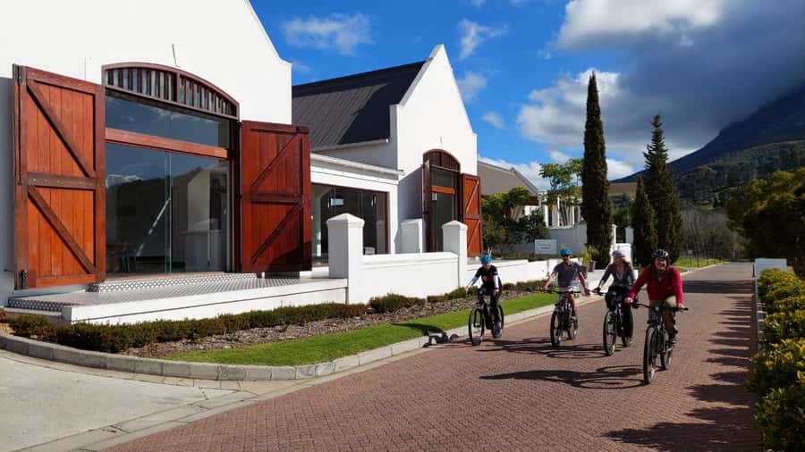 Franschhoek: E-bike Tour with Wine Tasting and Lunch - Who Should Choose This Ride