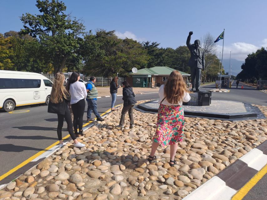 Franschhoek & Stellenbosch: Full-Day Wine Tour - Transport from Cape Town and the group pace