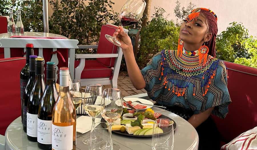 From Cape Town: Stellenbosch & Franschhoek Wine Tasting Tour - Tokara and the Helshoogte Pass