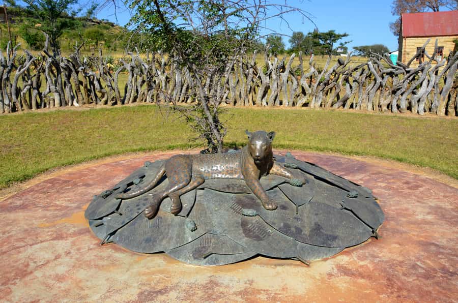 From Durban: Isandlwana Rorkes Drift Battlefields Day Trip - Walking through the Isandlwana battlefield