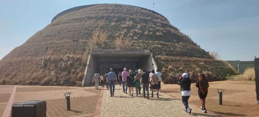From Johannesburg: Cradle of Humankind Private Half-Day Tour - The 45-minute ride from Johannesburg