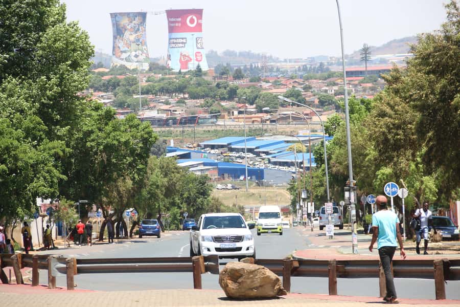 From Johannesburg: Pretoria, Soweto & Apartheid Museum Tour - Vilakazi Street and Mandela House
