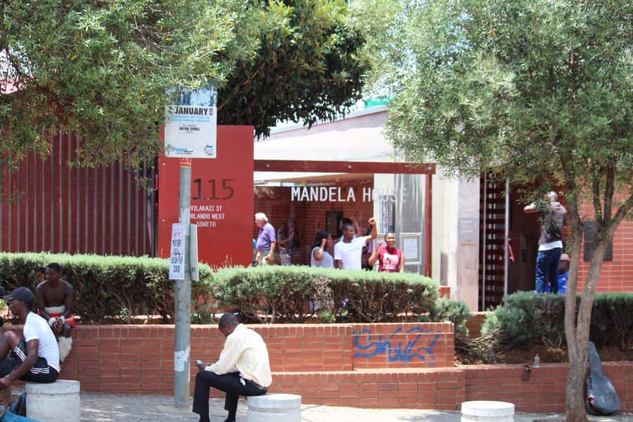 From Johannesburg: Pretoria, Soweto & Apartheid Museum Tour - Transport, group size, and guide quality