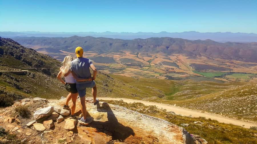 From Oudtshoorn: Full-Day Private Swartberg Mountain Tour - Starting from Oudtshoorn and climbing the southern foothills