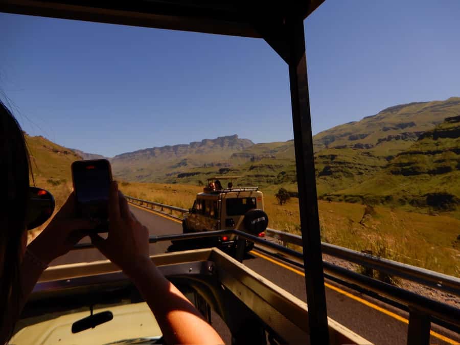 From Underberg: 4x4 Sani Pass Tour and Basotho Village Visit - The 4x4 climb through the Drakensberg