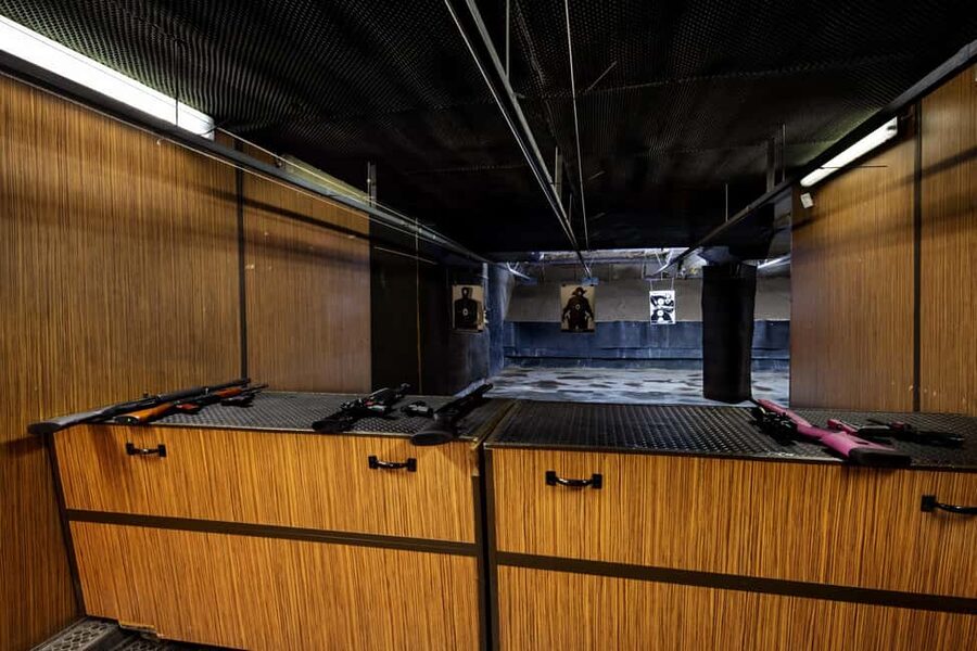 Gun Fun - Special Forces Indoor Shooting - Eighteen shots with the .45 ACP pistol