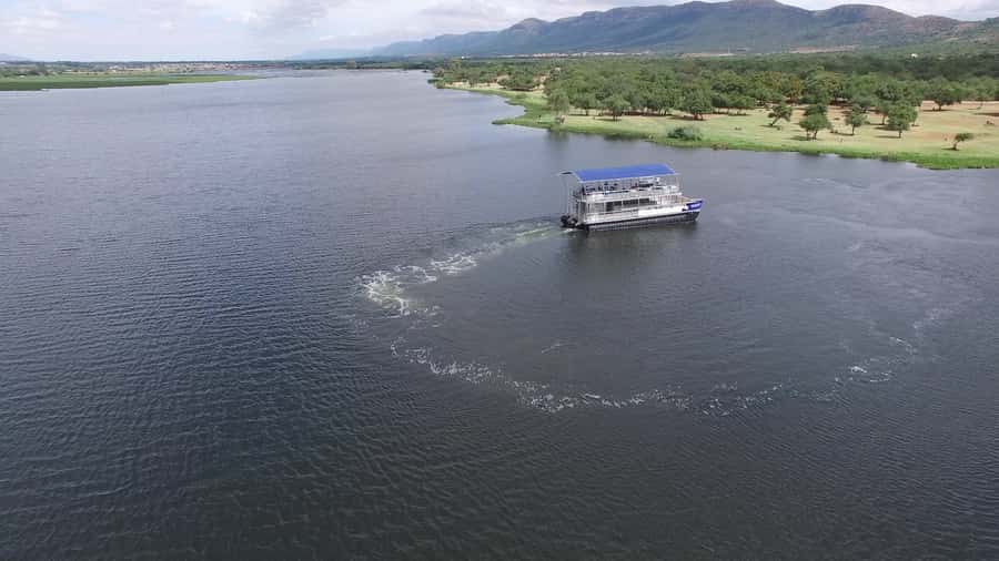 Hartbeespoort: 2-Hour Dam Cruise with South African Food - Boarding, safety, and the first minutes afloat