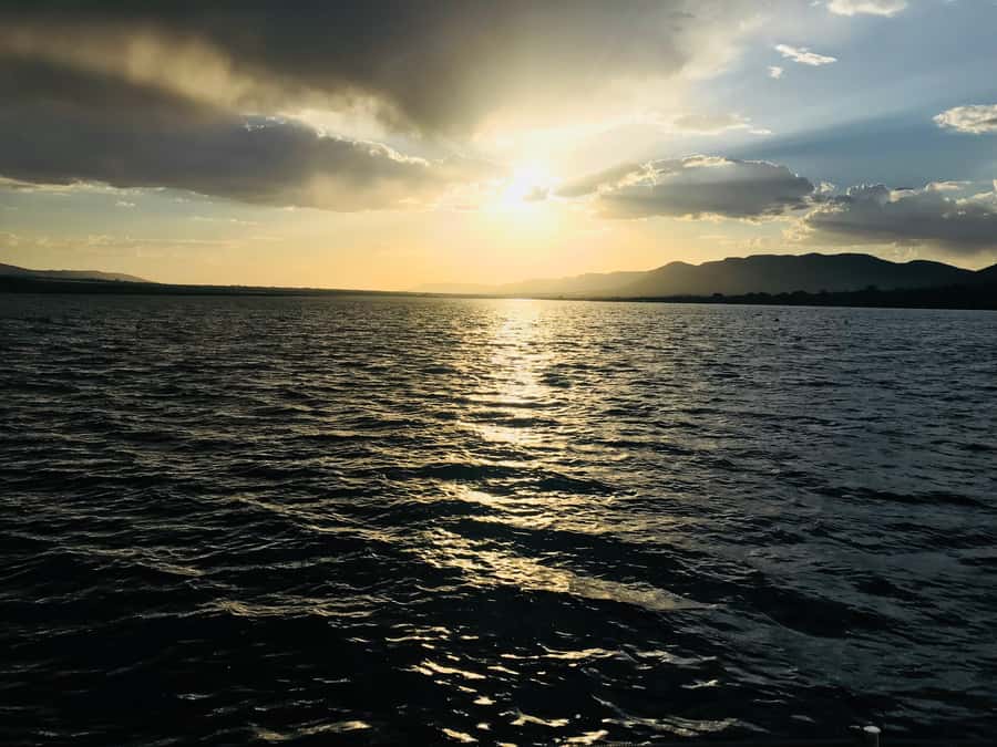 Hartbeespoort: 2-Hour Dam Cruise with South African Food - Hartbeespoort Dam and the Magaliesberg views