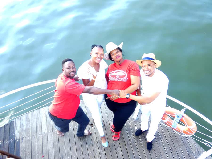 Hartbeespoort Dam: 1 Hour Cruise & Sunday Buffet Lunch - Choosing the right cruise time