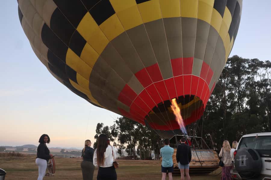Hot air Balloon and Cape Winelands Private guided tour - Delaire Graff, art, and the Banhoek Valley