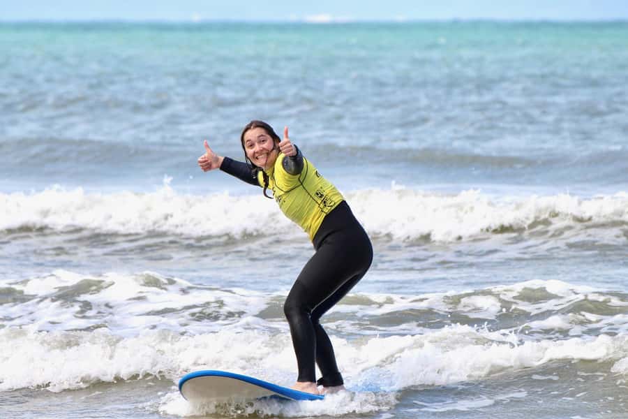 Jeffreys Bay: Learn to Surf Group Lesson - Equipment, changing, and practical comfort
