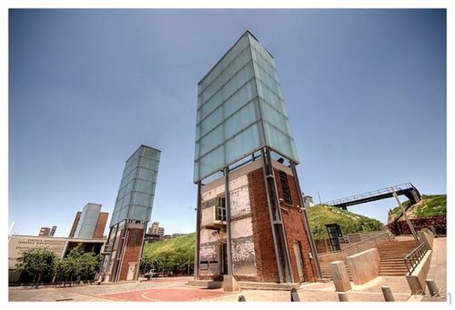 Johannesburg Half Day City Tour - Transport, group size, and guide style