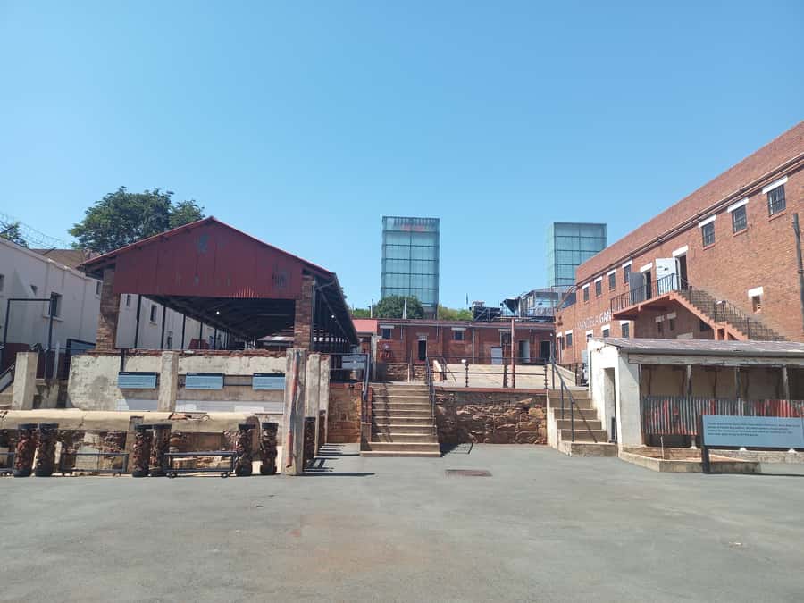 Johannesburg: Private Guided City Tour with Apartheid Museum - Chancellor House and the Mandela and Tambo office