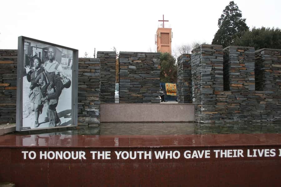 Johannesburg: Soweto Tour with Lunch - Diepkloof Market Stalls and Everyday Soweto