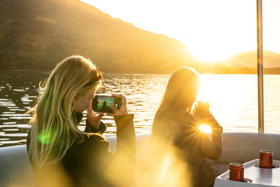 Knysna Lagoon: Pontoon Sunset Cruise - What the $52 price gives you