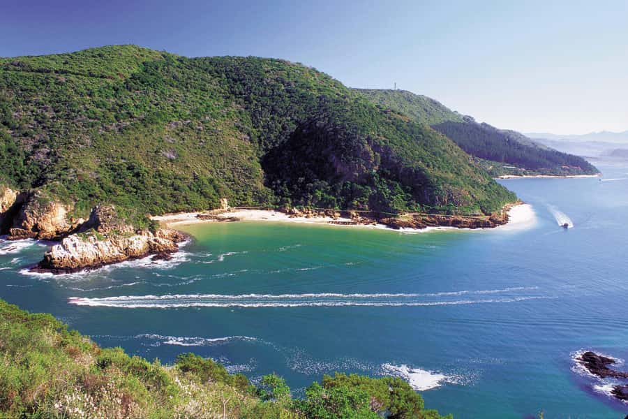 Knysna: Luxury Catamaran Marine Adventure Tour - The Knysna Heads passage
