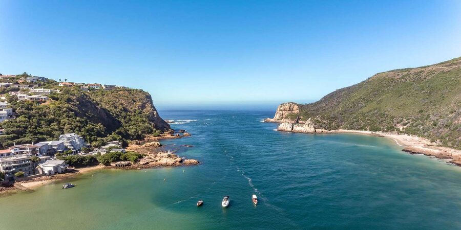 Knysna: Sightseeing Cruise on Coquette - Seeing the Knysna Heads from the water