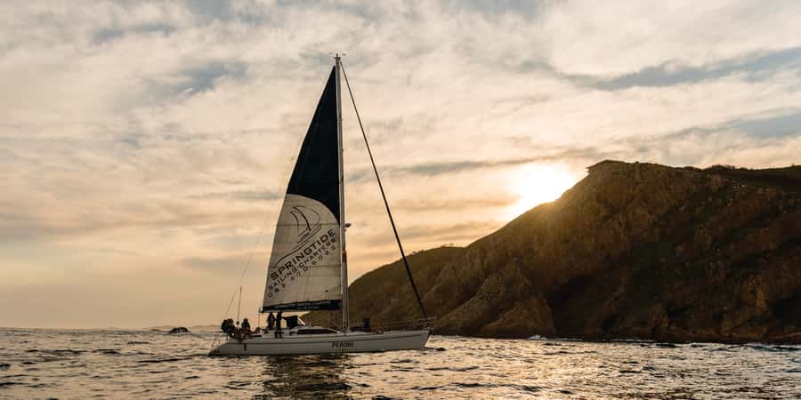 Knysna Sunset Sailing Cruise with Light Dinner and Wine - Should you book the Outeniqua?
