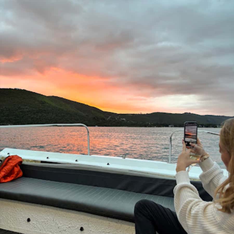 Knysna: Wine & Oyster Luxury Lounger Sunset Cruise - Oysters, wine, and what is actually included