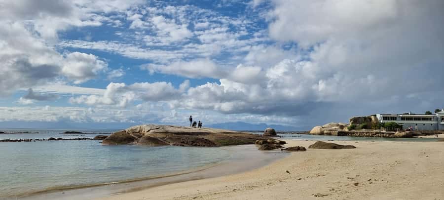 Luxury Cape of Good Hope & Penguin Tour - Hout Bay adds another coastal viewpoint