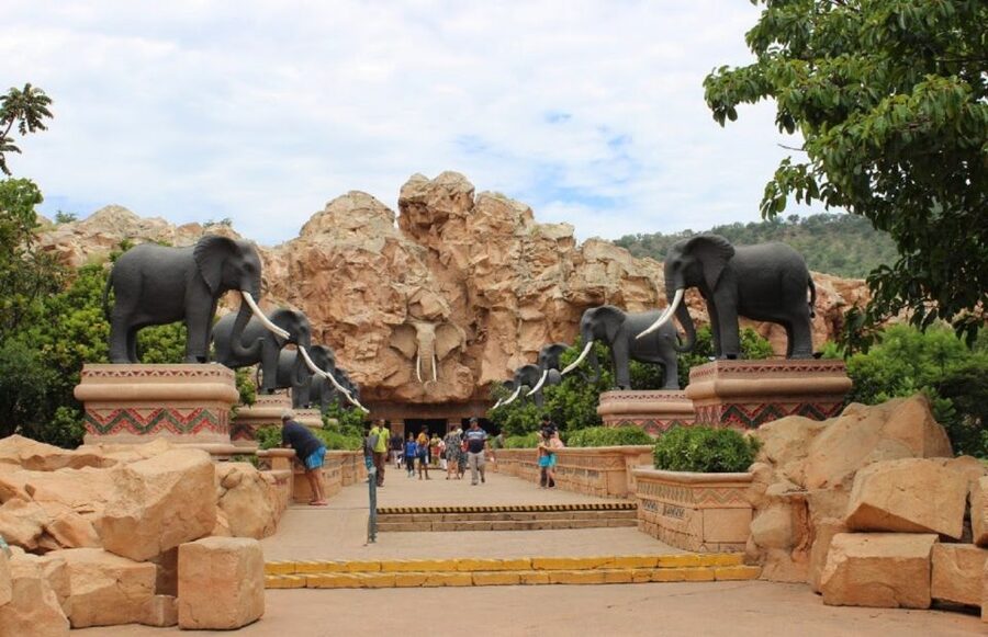 Pilanesberg Full-Day Shared Safari with Sun City Visit - The afternoon minibus drive