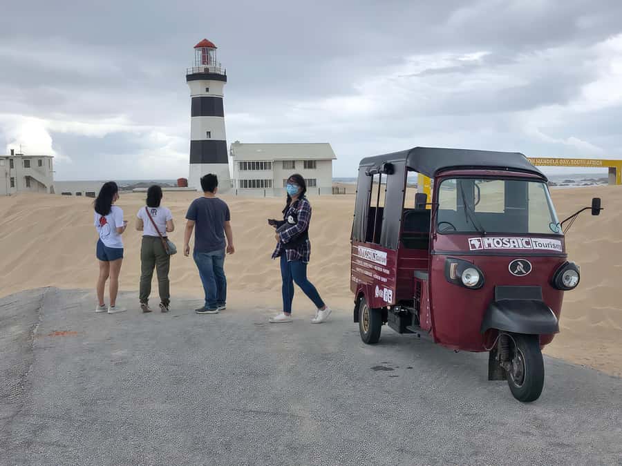 Port Elizabeth tuk-tuk tour, experience the natural beauty. - A tuk-tuk view of Nelson Mandela Bay