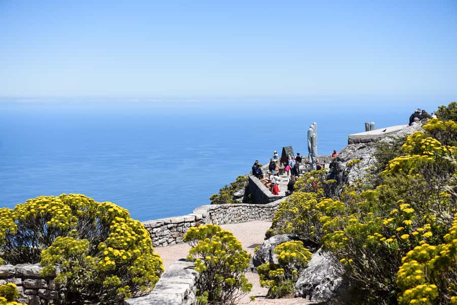 Pre-Booked: Robben Island, Bo-kaap & Table Mountain Tour - A local meal at Seven Colours Eatery