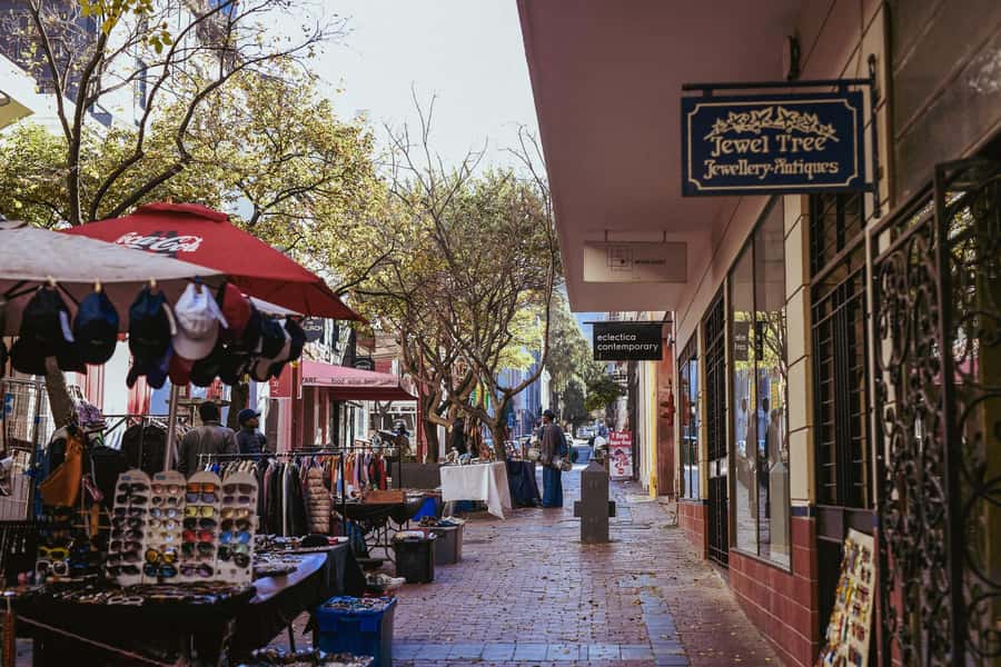 Pre-Booked: Robben Island, Bo-kaap & Table Mountain Tour - What to pack for the eight-hour outing