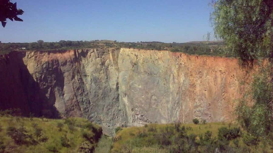 Pretoria: Cullinan Surface Diamond Mine Walking Tour - Key points before you book