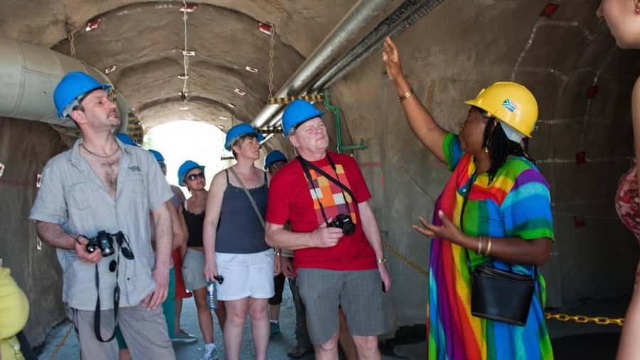 Pretoria: Cullinan Surface Diamond Mine Walking Tour - From ore to a saleable diamond