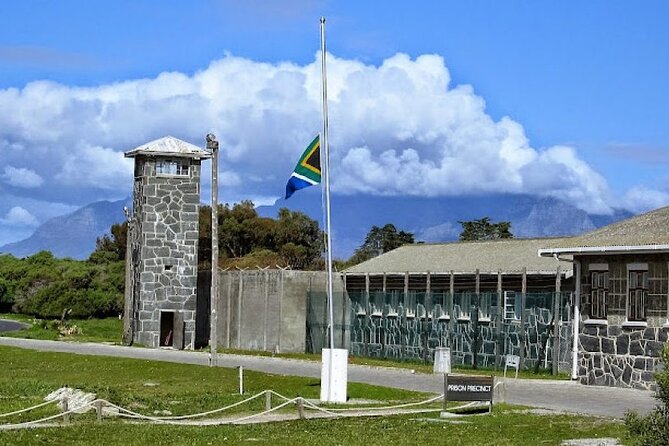 Robben Island ,Kirstenbosch Gardens and Groot Constantia. - Groot Constantia and the R130 wine tasting