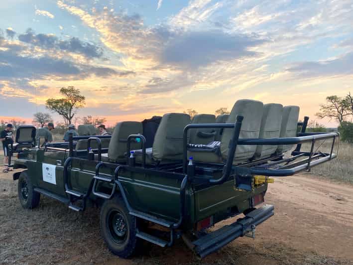 Sabie Game Reserve: Sunset Safari with Sundowners - What to pack for a comfortable ride
