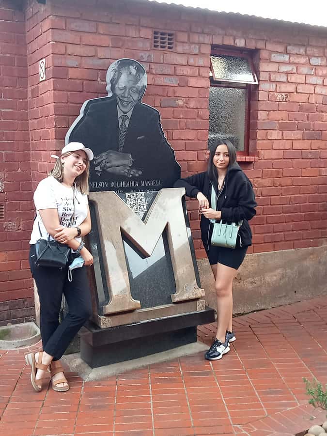 Soweto and apartheid museum tour(Half-day) - The Apartheid Museum puts the story in national context