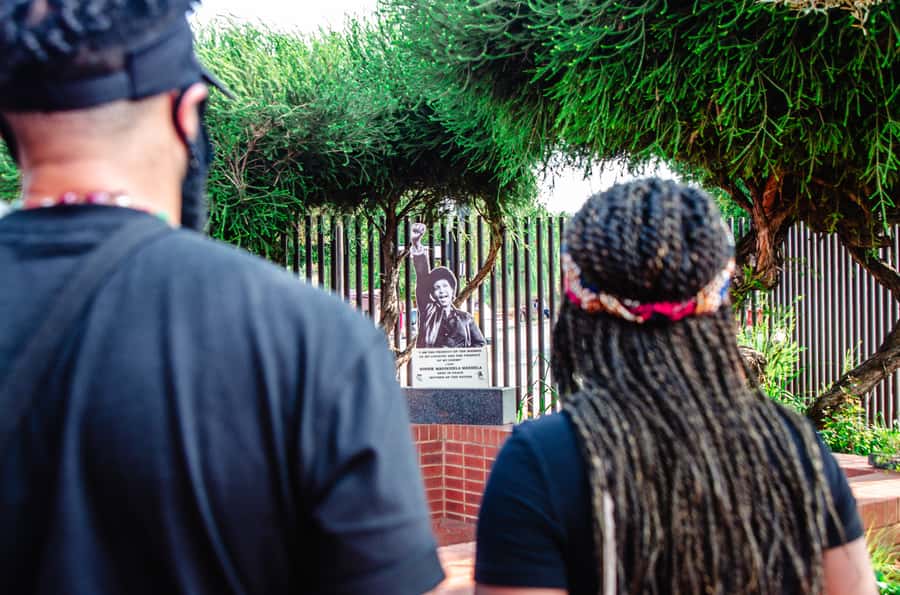 Soweto: Walking Tour with a Local Guide and Lunch - Riding a minibus taxi toward Orlando East