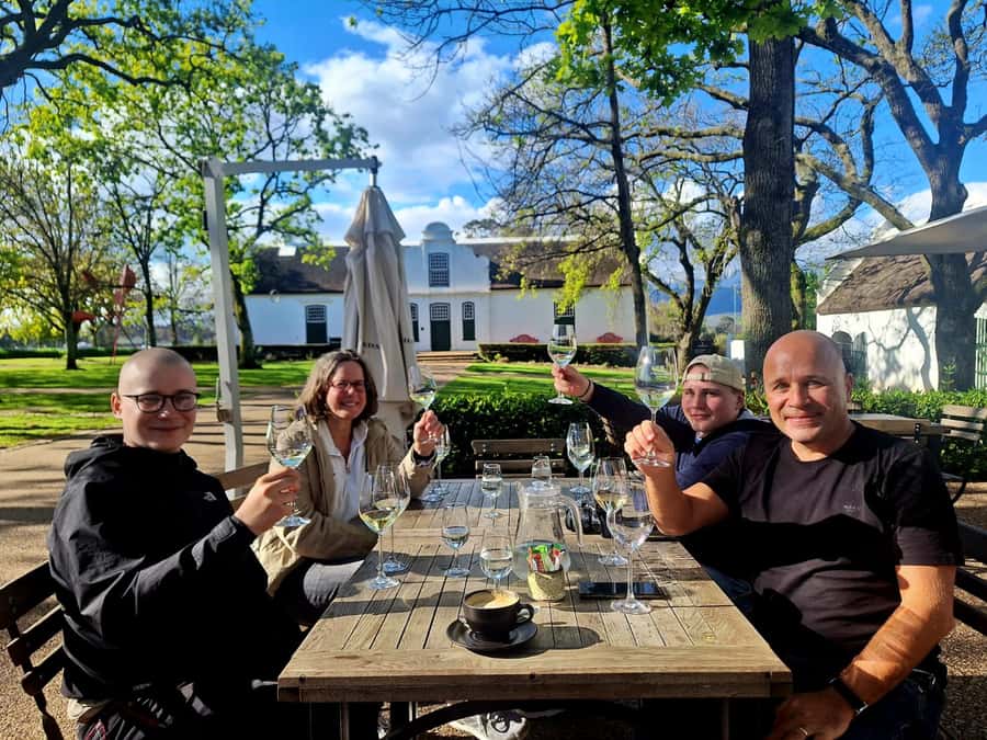 Stellenbosch: Daily Diffirent small group full day wine tour - Starting in Stellenbosch and setting out