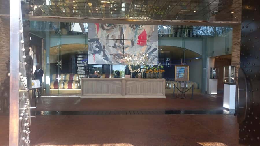Stellenbosch, Franshoek ,Paarl Region (20 wine tastings) - Fairview finishes with wine and six cheeses