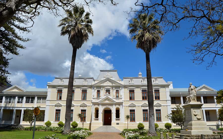 Stellenbosch: Guided Historical Walking Tour - Oak avenues, furrows, and the first shape of town