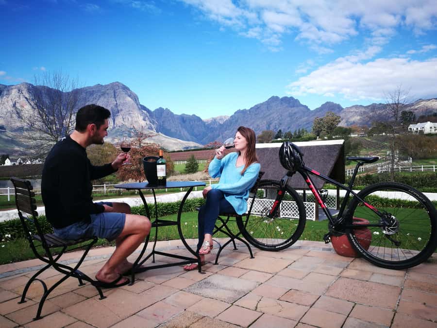 Stellenbosch: Stellenbosch E-Bike & Wine Tour (Shared Tour) - Riding into the Banghoek Valley