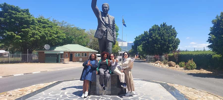 Table Mountain and Stellenbosch Wine tasting tour - From Cape Town rooftops to Cape Winelands cellars