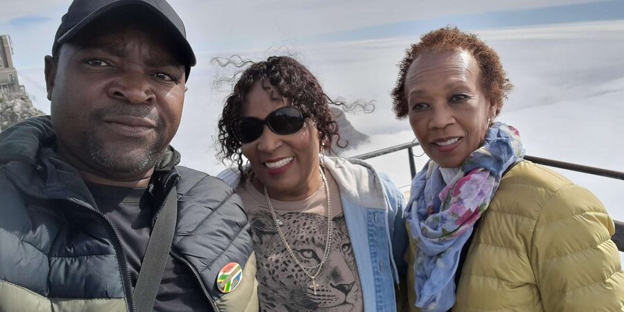 TABLE MOUNTAIN CABLE CAR EXPERIENCE WITH RESERVED TICKETS - Walking around the flat summit