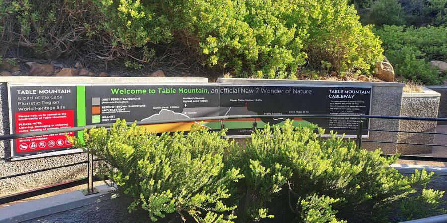 Table Mountain Cable Car Ticket with Transfer - Choosing one of the three summit trails