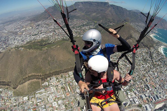 Tandem Paragliding Cape Town Experience TABLE MOUNTAIN PARAGLIDE - Landing beside the Sea Point oceanfront