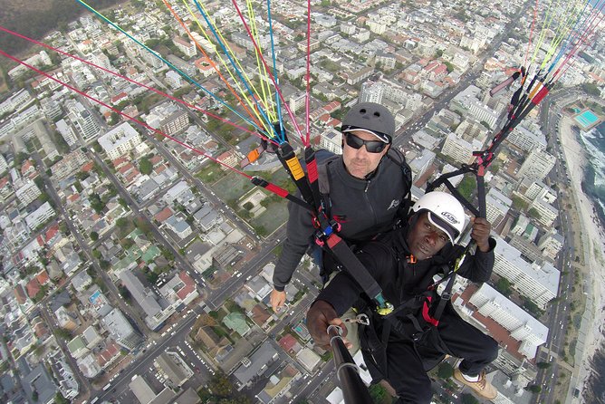 Tandem Paragliding Cape Town Experience TABLE MOUNTAIN PARAGLIDE - The flight from mountain to ocean