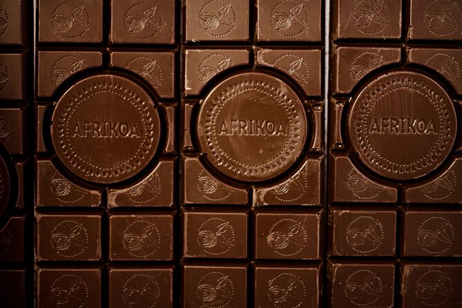 The Art of Chocolate Making Bean-To-Bar Experience in Cape Town - The private format and group experience